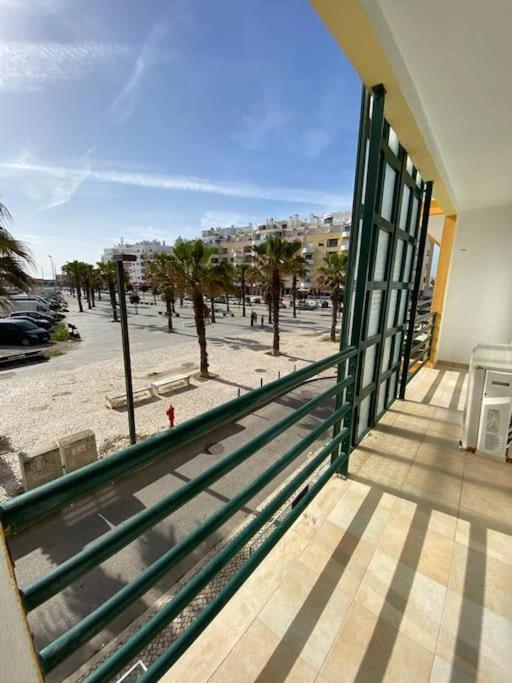 Atlantic Lodge, 1ª Linha De Praia! كوستا دا كاباريكا المظهر الخارجي الصورة