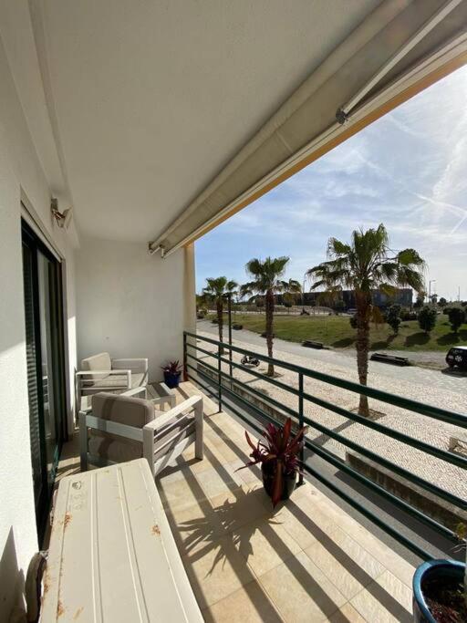 Atlantic Lodge, 1ª Linha De Praia! كوستا دا كاباريكا المظهر الخارجي الصورة
