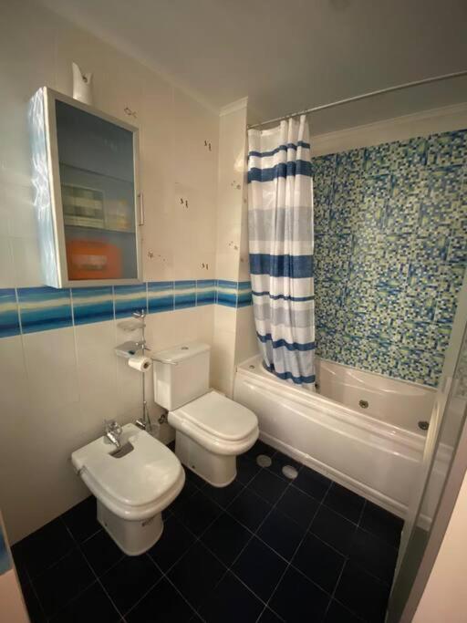Atlantic Lodge, 1ª Linha De Praia! كوستا دا كاباريكا المظهر الخارجي الصورة